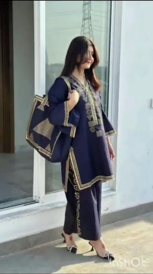 Stitched suit witH MATCHING Bag