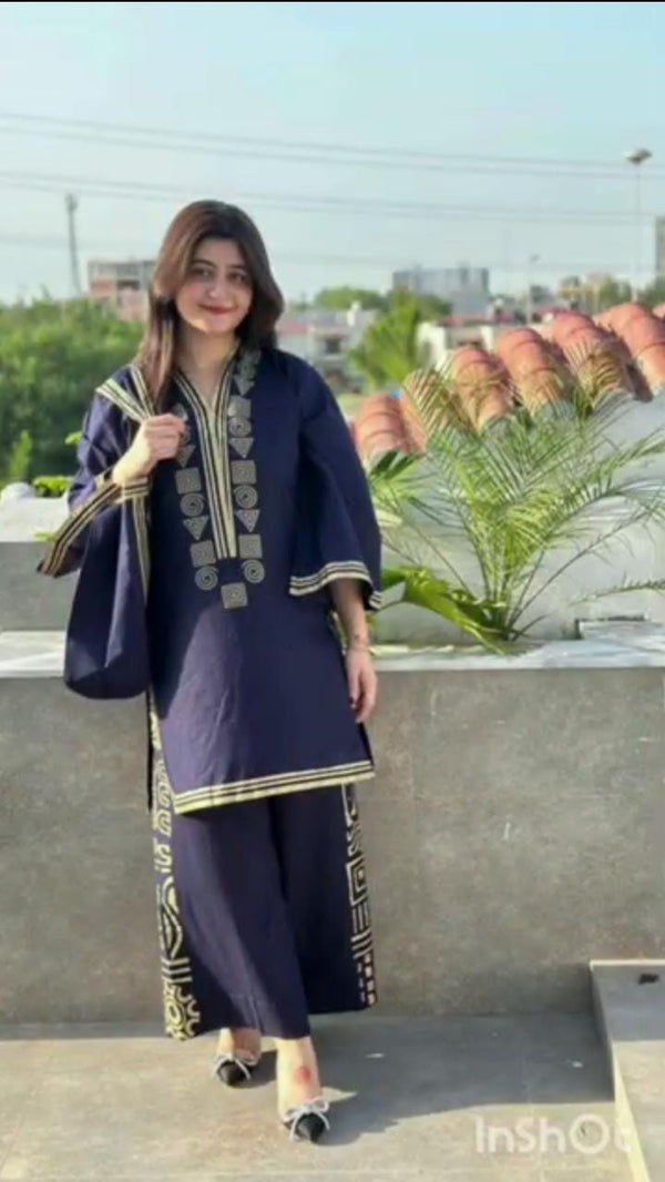 Stitched suit witH MATCHING Bag